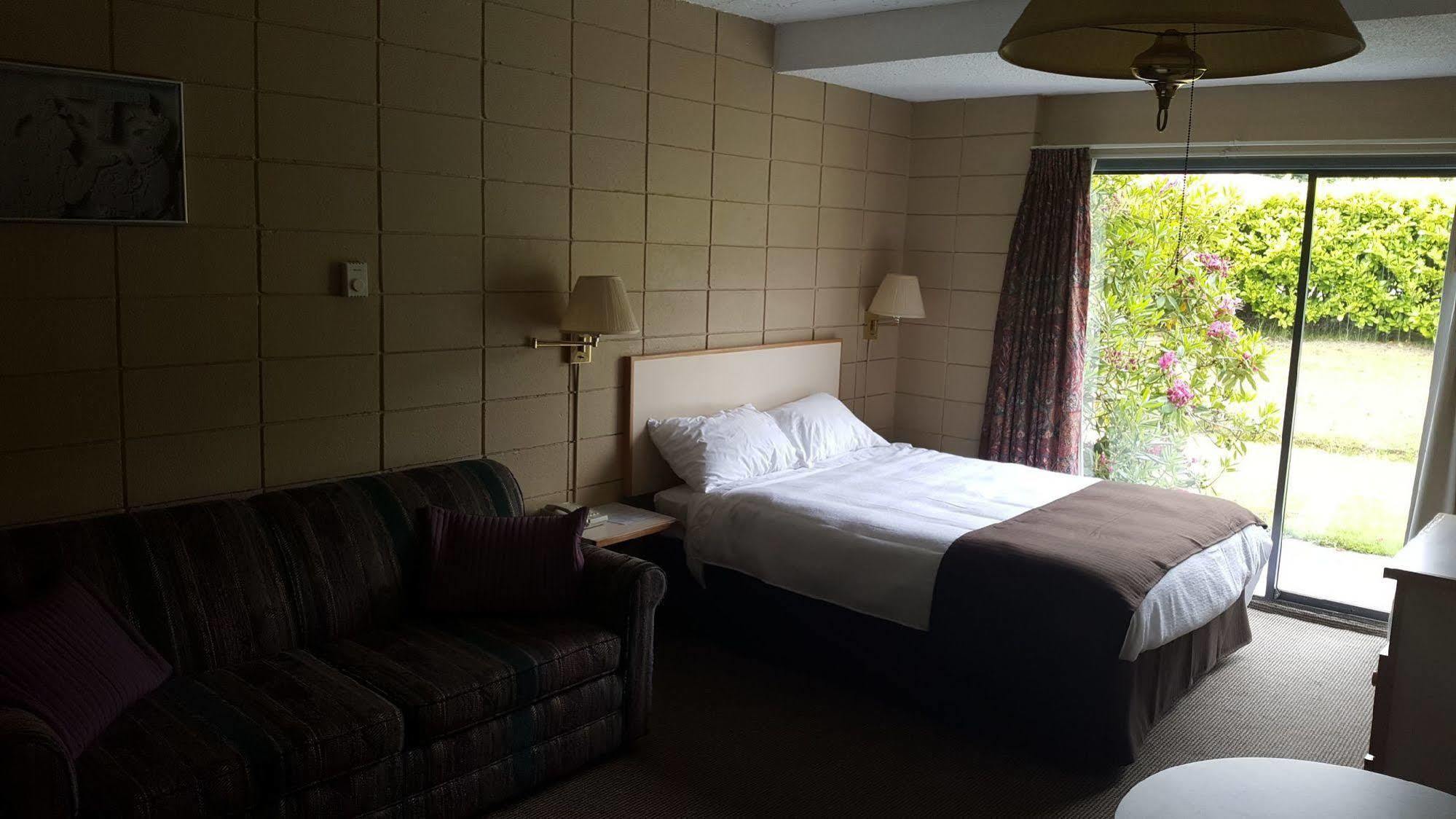 Airport Inn พอร์ต ฮาร์ดี ภายนอก รูปภาพ